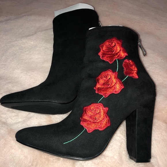Shoes - Floral booties